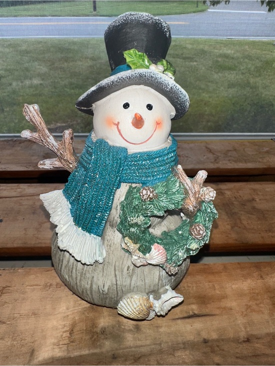 Unknown Other - Costal or Beach-themed Christmas snowman figurine - EUC - Like New